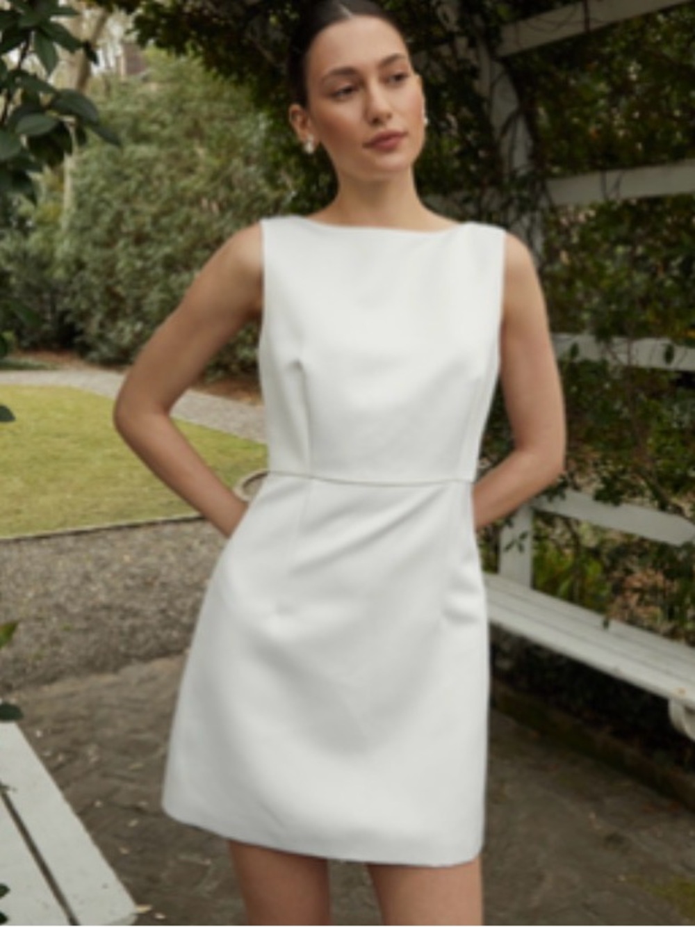 kourt Kayla Sleeveless White Shift Dress - Elegant Minimalist
